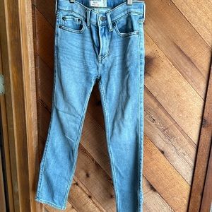 NWOT Abercrombie kids skinny jeans, slim size 11/12